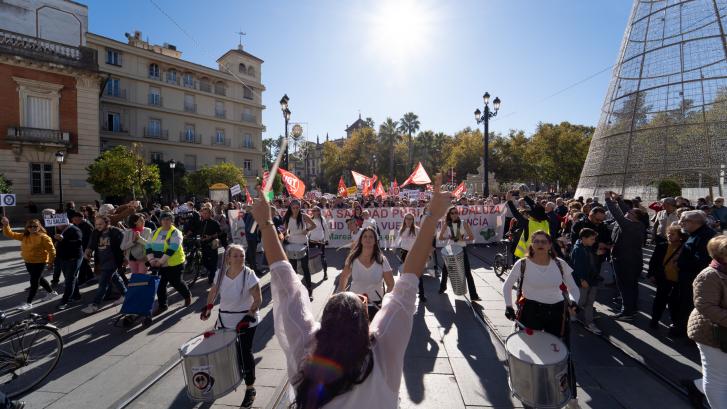 Médicos andaluces alcanzan un acuerdo para desconvocar la huelga: 