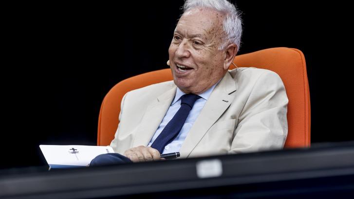 Margallo responde así a un posible Gobierno del PP y Vox y sus palabras escuecen a Espinosa