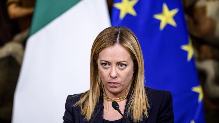 Italia considera 