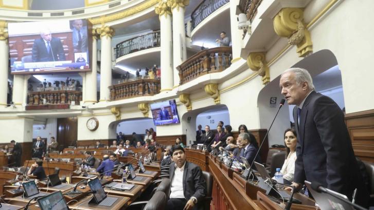 El Congreso de Perú aplaza 24 horas la votación del adelanto electoral que propone Dina Boluarte