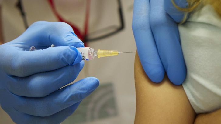 Sanidad cambia las pautas de vacunación contra el herpes zóster, papilomavirus y meningococo