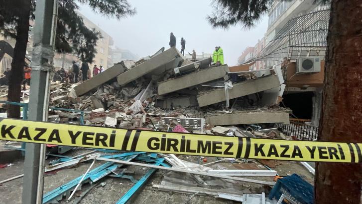 España activa el envío de ayuda a Turquía y Siria tras el devastador terremoto