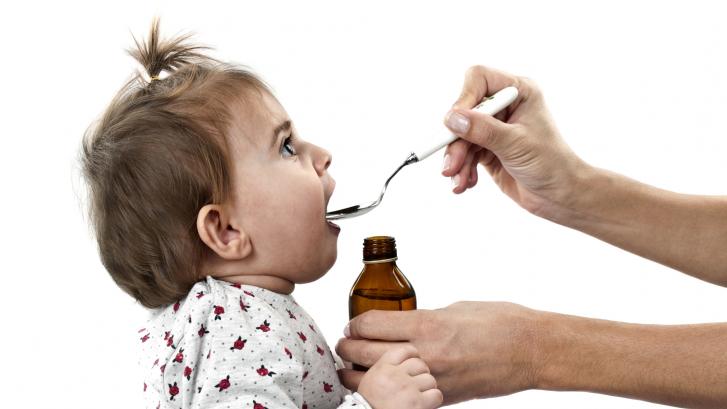 Qué funciona y qué no para la tos en niños
