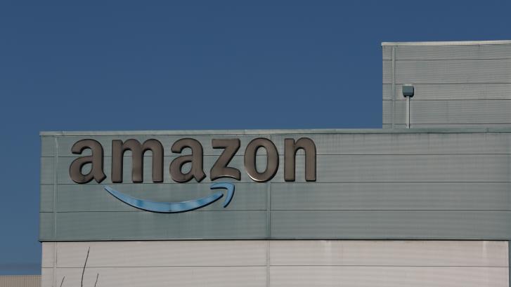Amazon sale al paso del gran problema de las 'reseñas negativas'