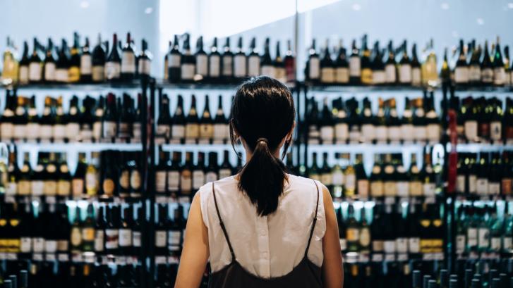 El truco del ‘código postal’ en el supermercado para encontrar vinos formidables tirados de precio