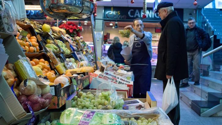 Cómo bajar los precios sin matar la economía: un acercamiento a la opción de limitarlos