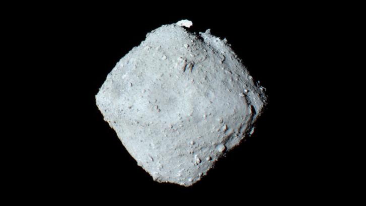 Ryugu, el pequeño asteroide que alberga un componente esencial para la vida: el uracilo