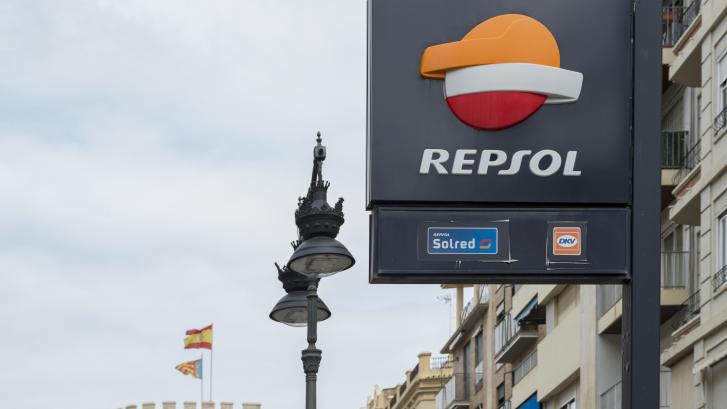La empresa que planta cara a Repsol y ofrece la luz a precio de coste