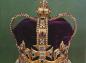 La corona de San Eduardo no es la pieza más valiosa de la colección de Isabel II