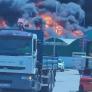 El terrorífico incendio que devora un fábrica química y que ha obligado a confinarse a miles de personas