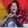 Preguntan a Eva Santamaría, representante de España en Eurovisión 1993, por Melody y da un giro tremendo