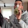 Una influencer le gasta esta broma a su marido y casi le hace vomitar en directo