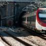 Los pasajeros de un tren de Renfe empiezan a escuchar todo esto por los altavoces