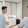 La psicología señala lo que significa que una persona hable sola y en voz alta