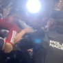 La Policía Nacional y jugadores de la selección de Perú se pelean ante la afición en el hotel de Madrid donde se alojan