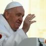 El papa Francisco bautiza a un bebé ingresado en el centro en el que estaba hospitalizado en Roma