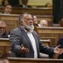 Un diputado del PSOE la lía unos segundos al votar a favor de la investidura de Feijóo