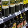 Se fija en un detalle de las botellas de aceite de oliva que puede chocar... pero tiene explicación