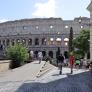 Lo que ha aparecido en medio de una calle de Roma genera debate: ¿quién se atreve a probarlo?