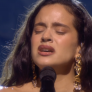 'Se nos rompió el amor': la actuación con mensaje de Rosalía en los Latin Grammy