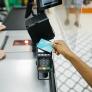 Alerta por la estafa de la 'tarjeta blanca': pagas en el supermercado y en menos de 2 minutos tienes 300 euros menos