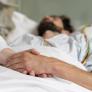 El paciente de un hospital de Málaga niega el alta y lanza una 'cruzada': "Me echan a la calle"
