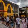Un fanático de ChatGPT enloquece a McDonald's con el truco para conseguir hamburguesas gratis