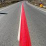Un profesor de autoescuela explica qué hacer si te encuentras esta nueva línea roja en la carretera