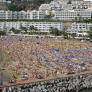 Miles de canarios protestan en todas las islas contra el turismo de masas bajo el lema 'Canarias tiene un límite'