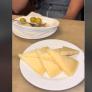Una colombiana prueba en España este queso curado y deja una frase para valorarlo que ya es historia
