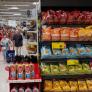 El director de un supermercado revela el truco para que compres el producto menos deseado en las estanterías