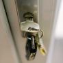 Un experto en seguridad advierte a quienes dejan la llave puesta por la noche