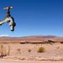 Un ingeniero español maravilla con el invento que fabrica agua de la nada hasta en un desierto