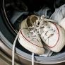 El truco definitivo para limpiar las zapatillas en la lavadora sin ruido