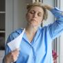 Di adiós a los sofocos de la menopausia: soy técnica en nutrición y hay 7 alimentos que los atenúan