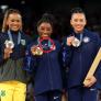 Algunos han hecho 'zoom' en el colgante de Simone Biles: es lo que parece y con él cierra bocas