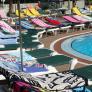 La 'guerra' de las hamacas en los hoteles de Tenerife despierta el ingenio de los turistas