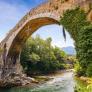 Este es el pueblo de Cantabria que esconde cuevas prehistóricas y uno de los mejores balnearios de España