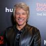 Jon Bon Jovi logra persuadir a una mujer para que no salte desde un puente