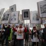 "¡Fue el Ejército!", claman en México en la marcha por los estudiantes desaparecidos tras 10 años de impunidad