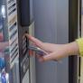 Un especialista explica cuánto se puede ganar con una máquina de vending al mes