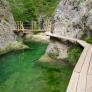 El tesoro escondido de Teruel: el pueblo otoñal de la 'Toscana española' con decenas de piscinas naturales