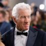 Richard Gere hace una seña obscena en pleno directo y la presentadora le censura: "Es un programa matutino y familiar"