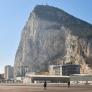 España acusa a Gibraltar de 'robar tierras' y estalla la tensión tras la irrupción de Europa