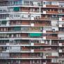 Una chilena, descolocada por lo que dice que todos los españoles tienen en sus ventanas y balcones