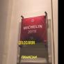Aplausos para el cartel que ha puesto un estrella Michelín en su entrada: "Es brillante, increíblemente ingenioso"