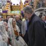 Felipe VI visita las fallas de Torrent antes de asistir a los toros en València