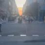 Varios ciudadanos regulan el tráfico en Madrid tras el apagón que dejó sin semáforos a la ciudad