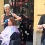 Lo que hizo esta peluquería cuando se fue la luz por el apagón es de lo más surrealista