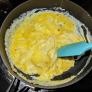 Piden sustituir un ingrediente en tus huevos revueltos para que explote la cremosidad